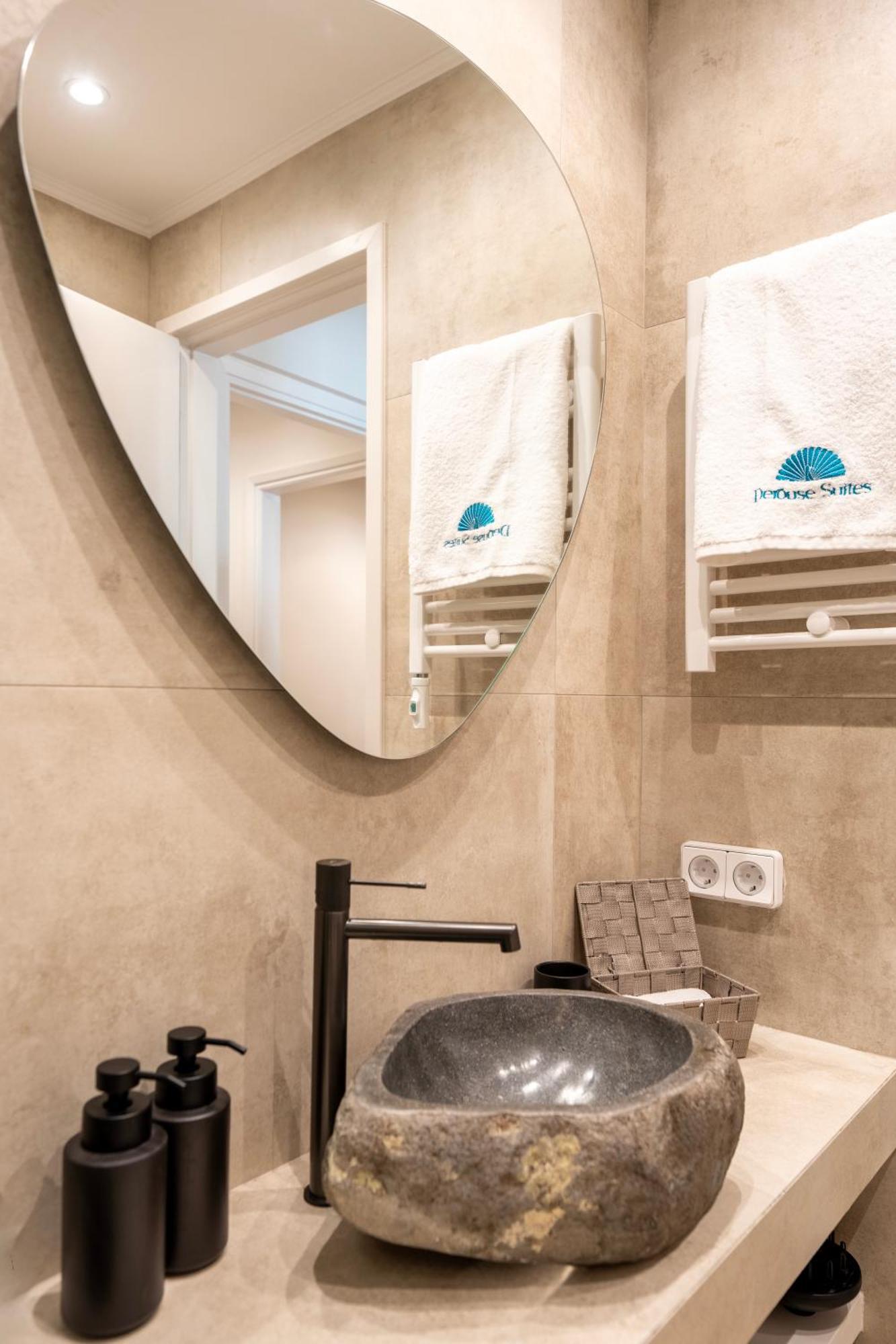Derouse Eva Suite Jacuzzi & Sauna Афіни Екстер'єр фото